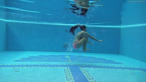 Diving around the pool and nude swimming softcore with euro teen Sazan Cheharda