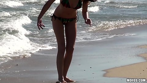 Sexy bikini gf filmed by her boyfriend