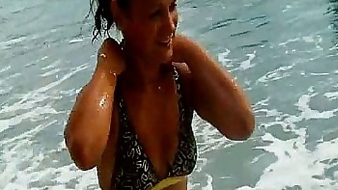 Amateur video of a chick outdoors on public beach