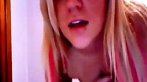 KarmenKarma webcam posing and stripping chick