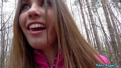 Sexy jogger Elle Rose caught in the park screwing for cash