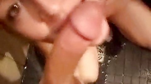 Cute teen gf sucking off bfs cock