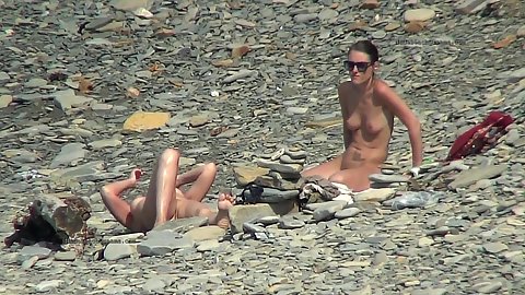 beach undressing - Gosexpod