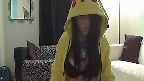 Amateur EmmaInk wearing a hood showing her ass