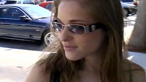 Sexy teen Gynger picked up by the mall for a street blow